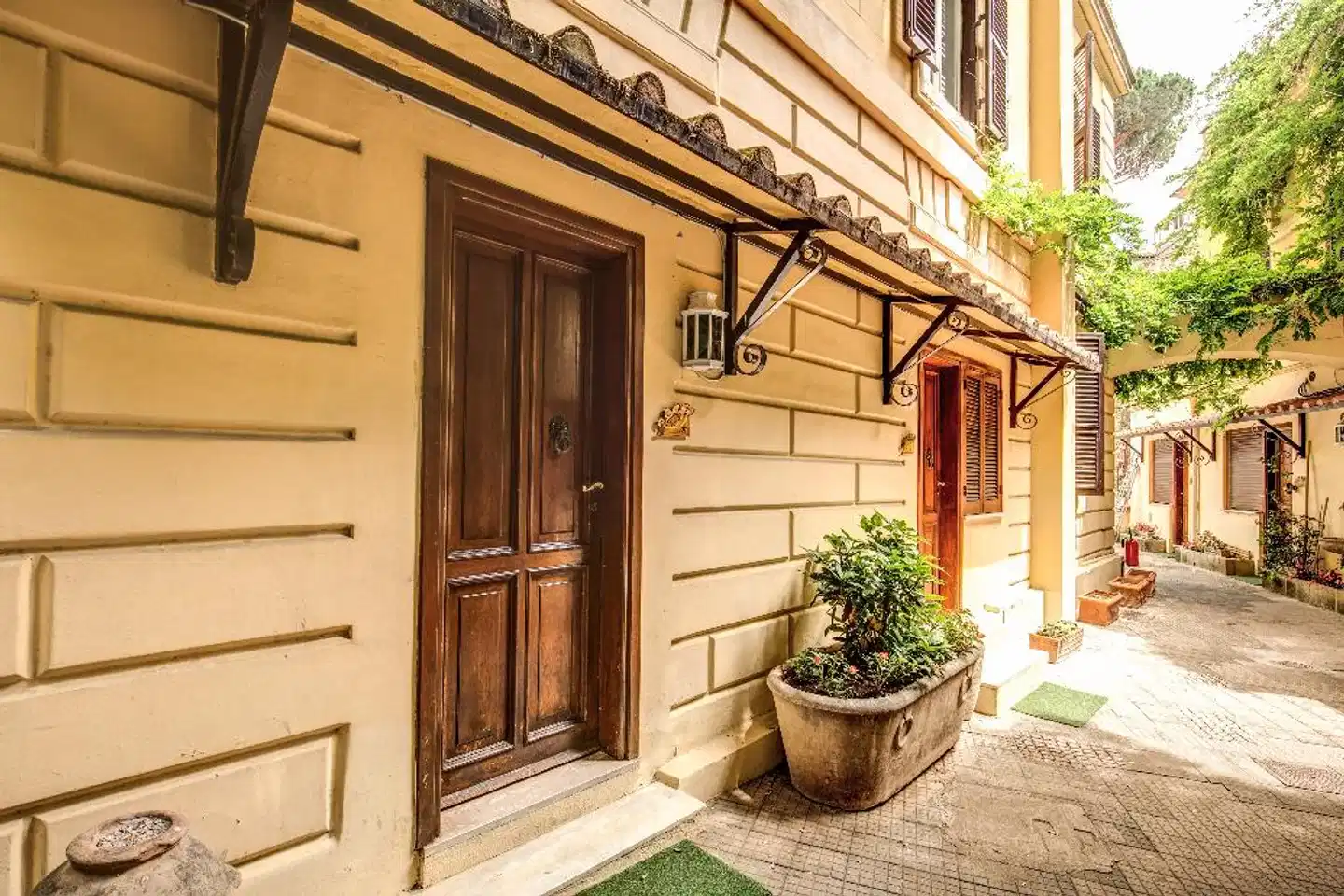 Rome Garden Hotel Lobby