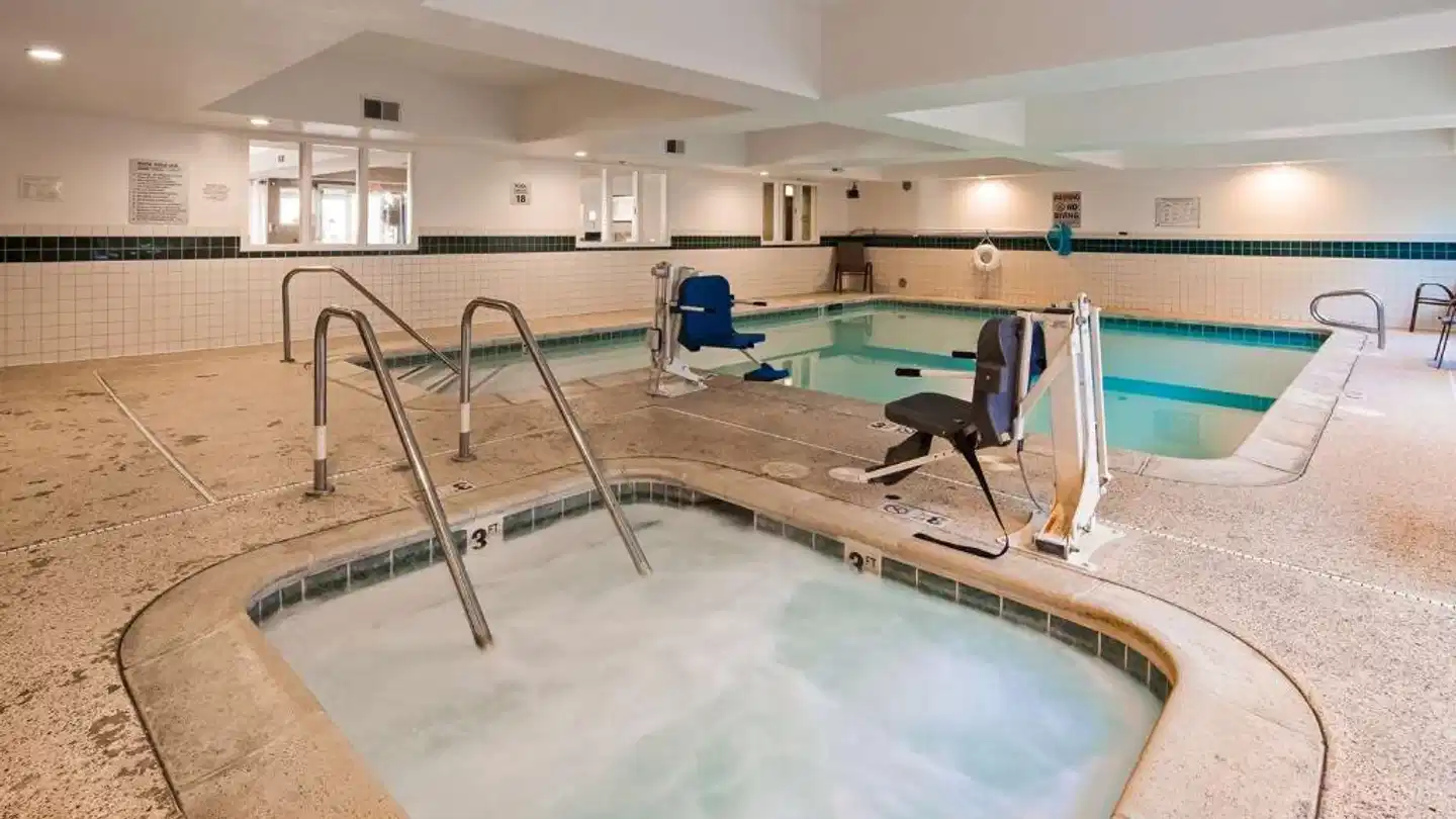 Best Western Airport Inn & Suites Oakland Hallenbad