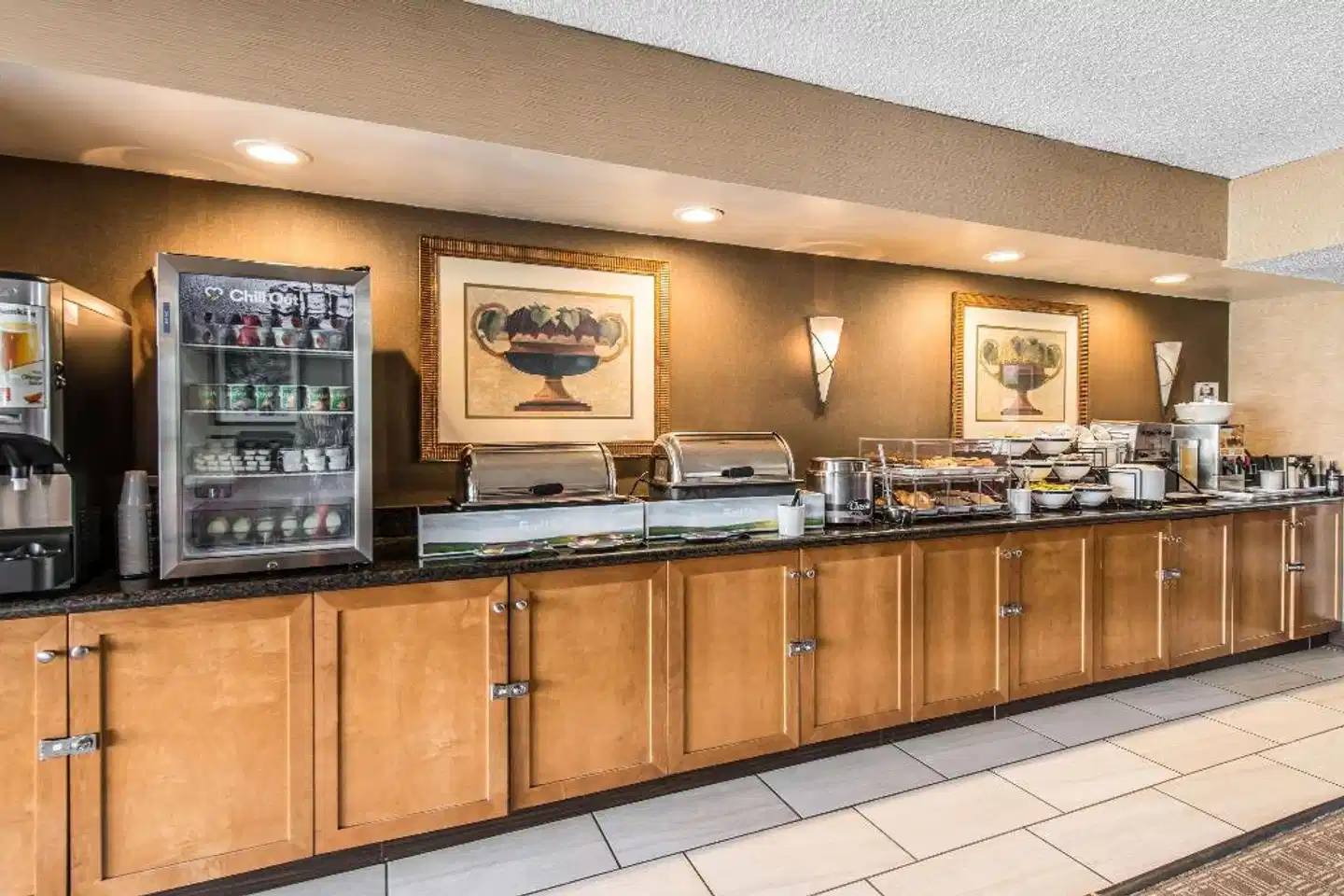 Comfort Inn & Suites Denver Restaurant