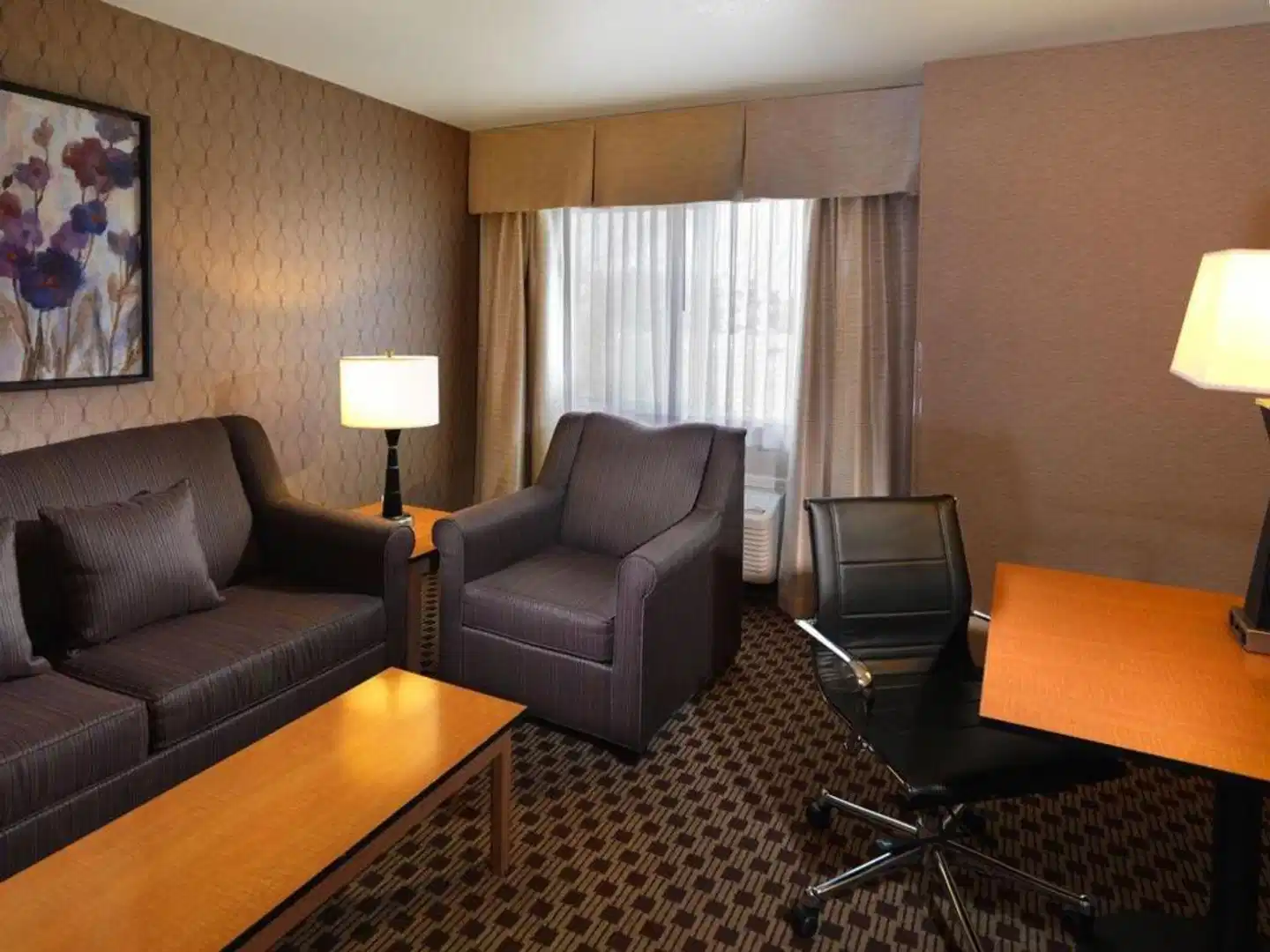 Crystal Inn Hotel & Suites - West Valley City Lobby