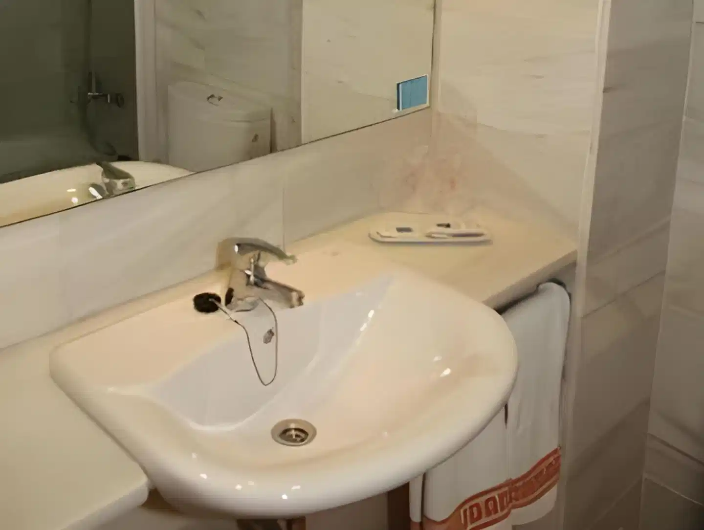 Sagitario Ciutadella Hostal Badezimmer