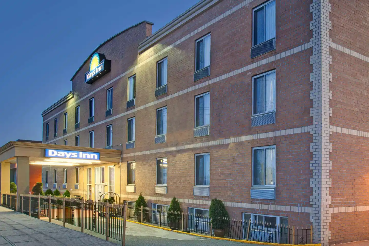 Days Inn by Wyndham Jamaica / JFK Airport Aussenansicht