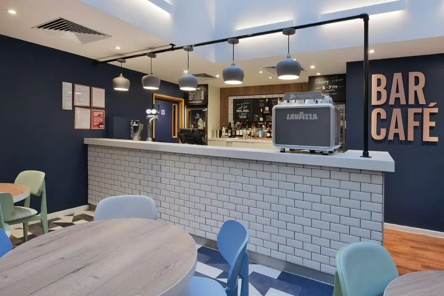 Travelodge London Central Southwark Bar