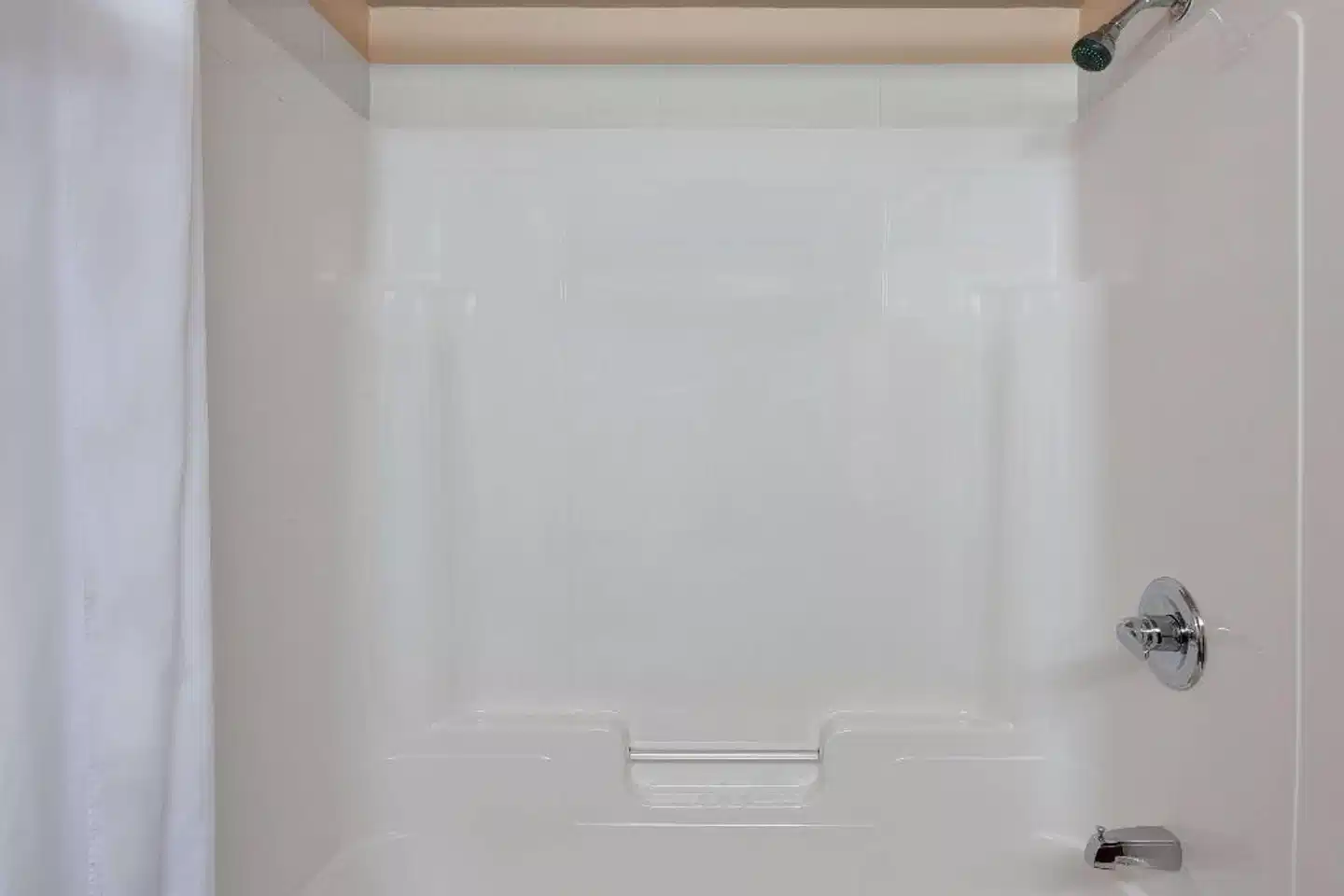 Super 8 by Wyndham Caraquet Badezimmer