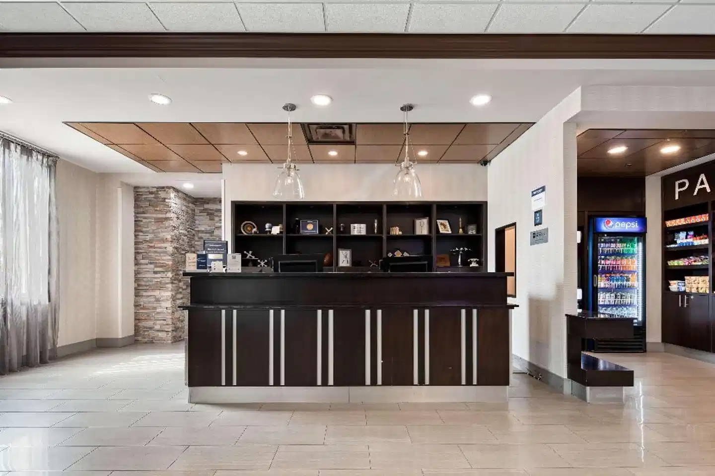 Best Western Plus Waterloo Bar