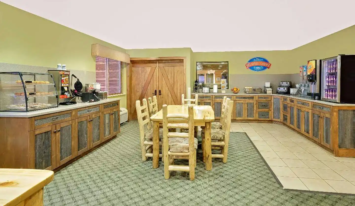 Baymont by Wyndham Pinedale Bar