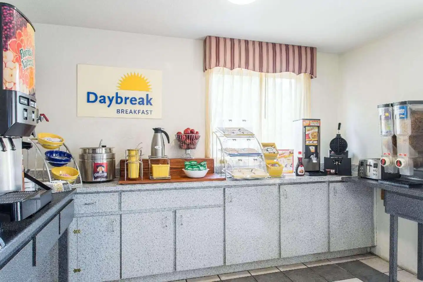 Days Inn by Wyndham Lake City I-10 Lobby