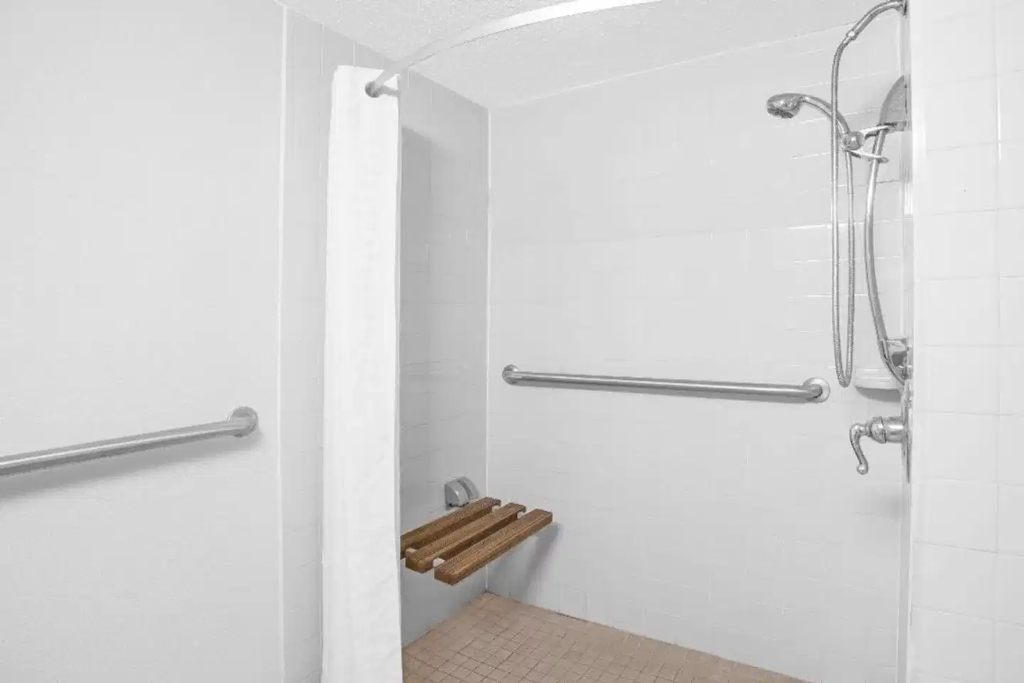 Days Inn by Wyndham Port Huron Badezimmer