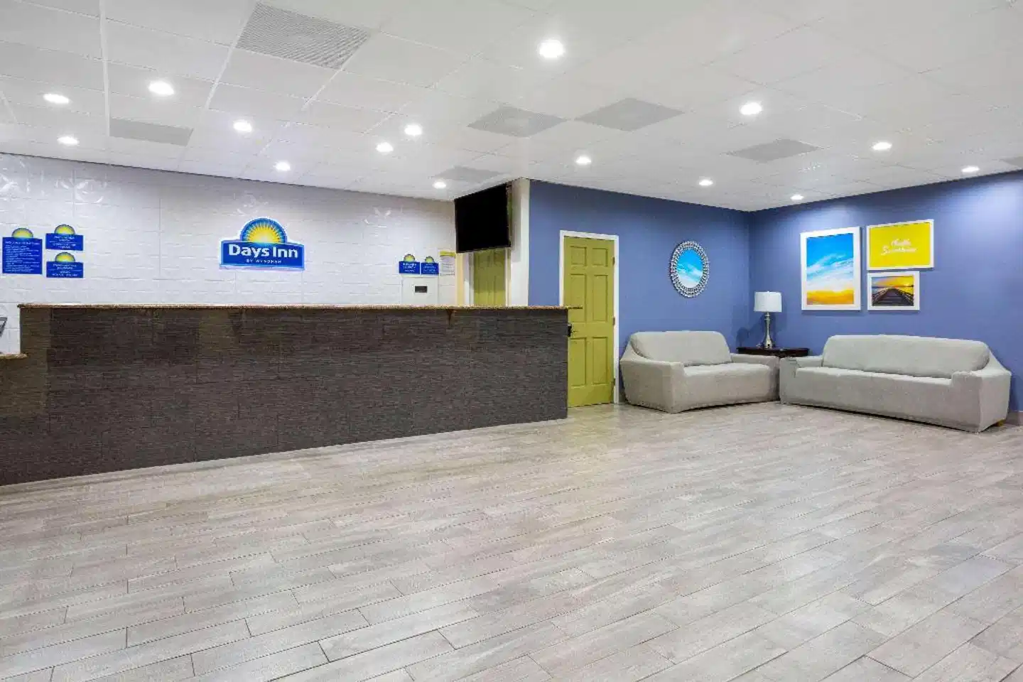 Red Roof Inn Hampton Lobby