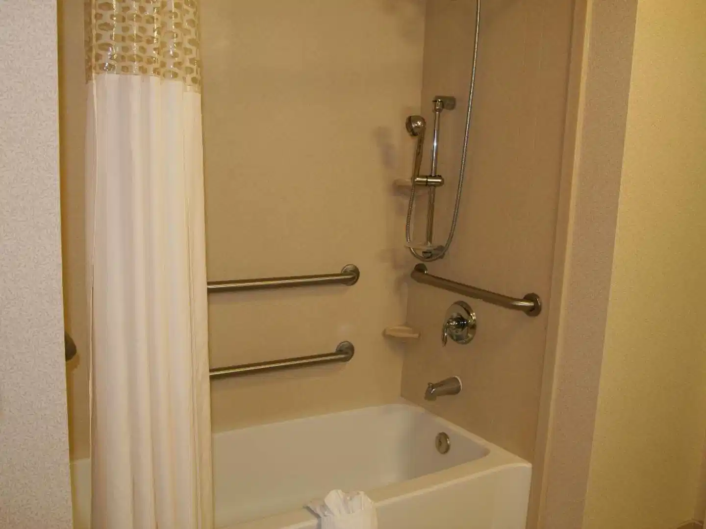 Hampton Inn & Suites Sacramento-Elk Grove Laguna I-5 Badezimmer