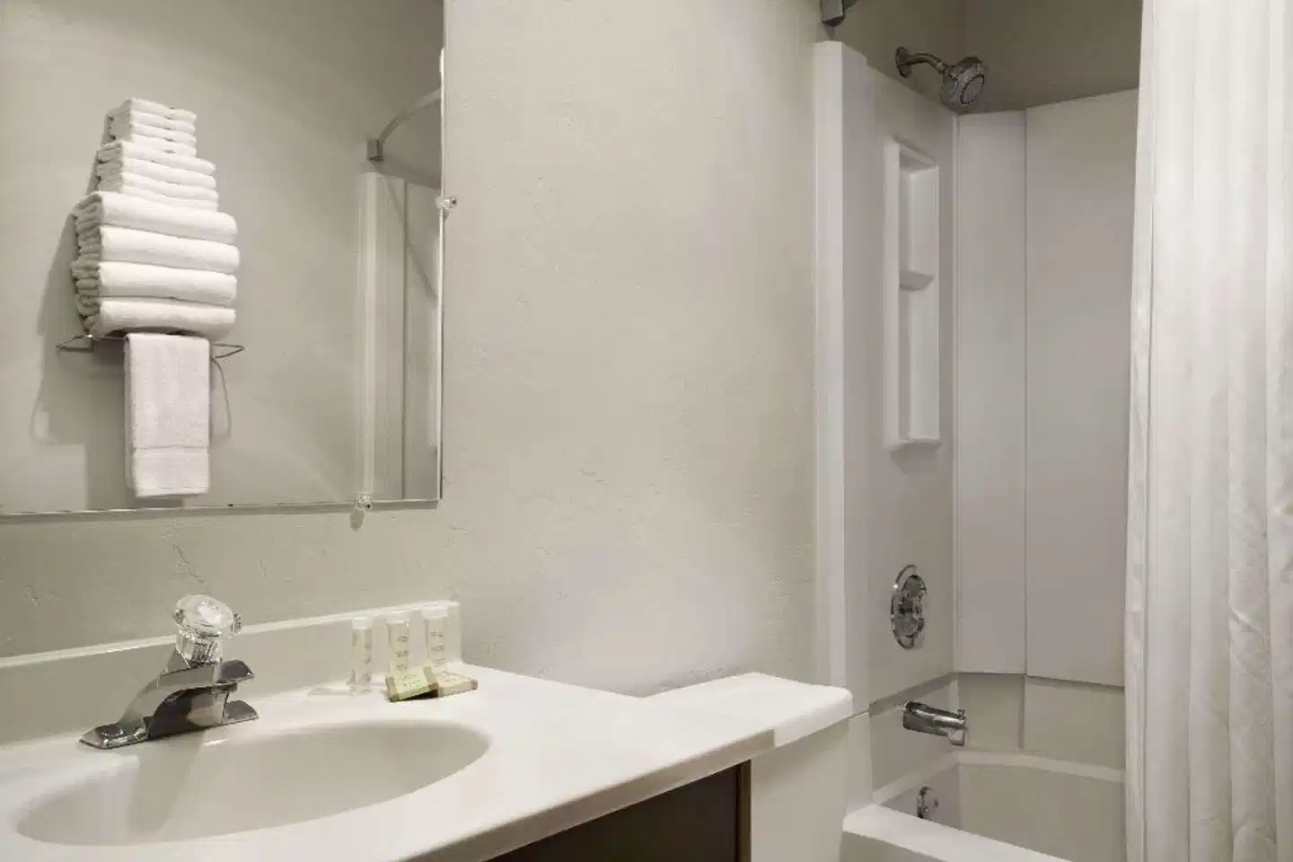 Super 8 Portland Airport Badezimmer