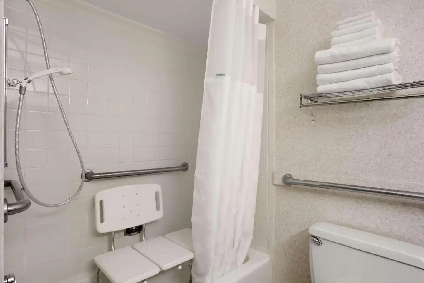 Ramada by Wyndham Washington Badezimmer