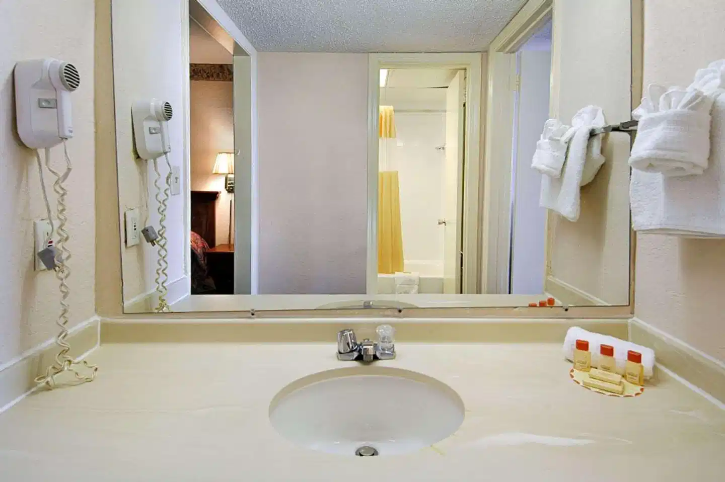 Days Inn by Wyndham Myrtle Beach-Beach Front Badezimmer