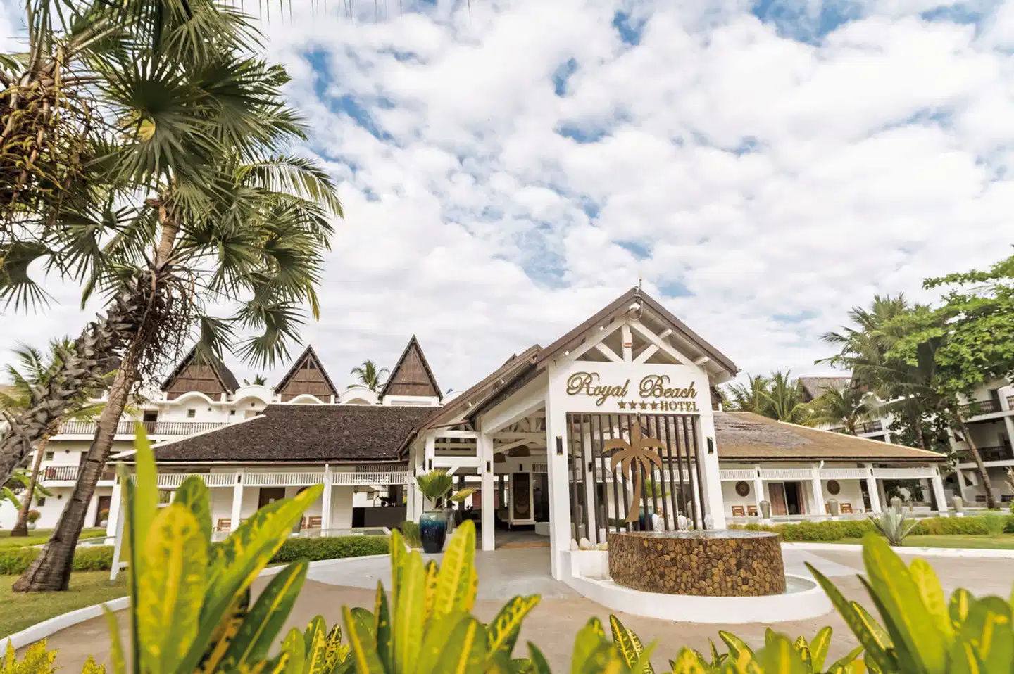 Royal Beach Hotel & Spa Aussenansicht