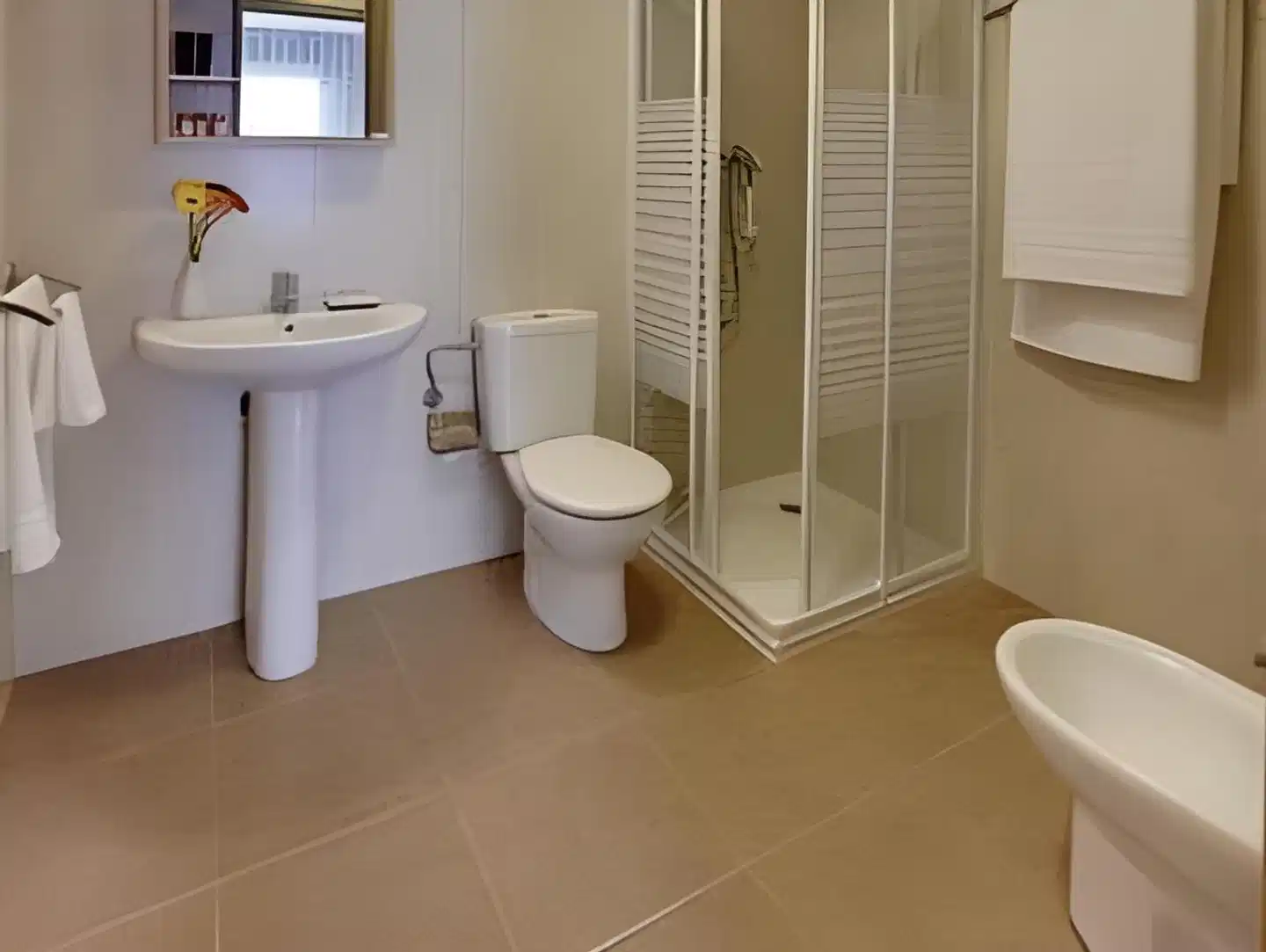 Bilbao Apartamentos Atxuri Badezimmer