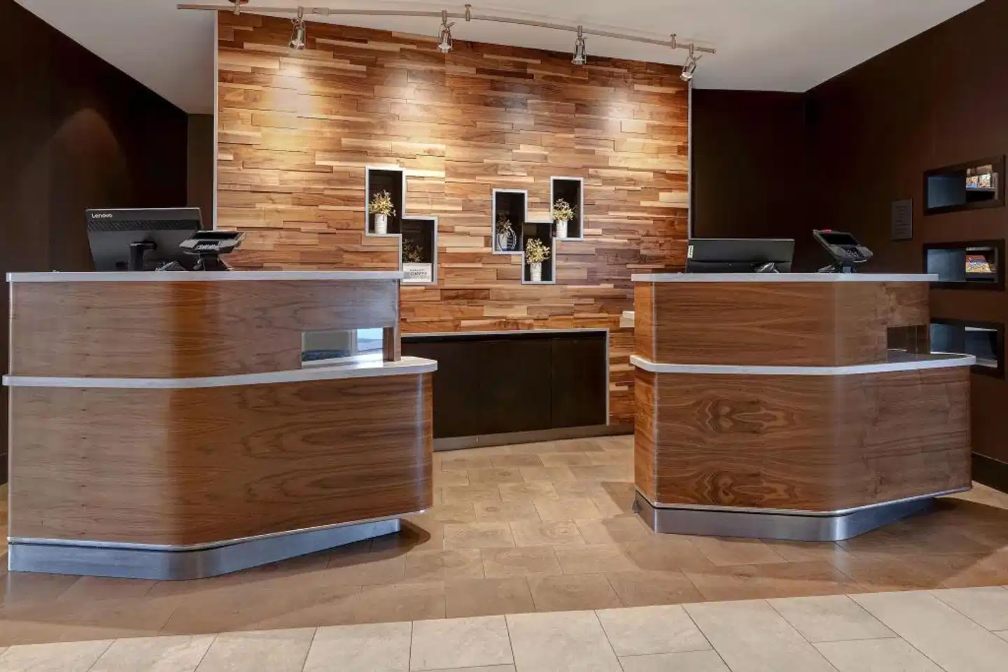 Courtyard by Marriott Glenwood Springs Lobby