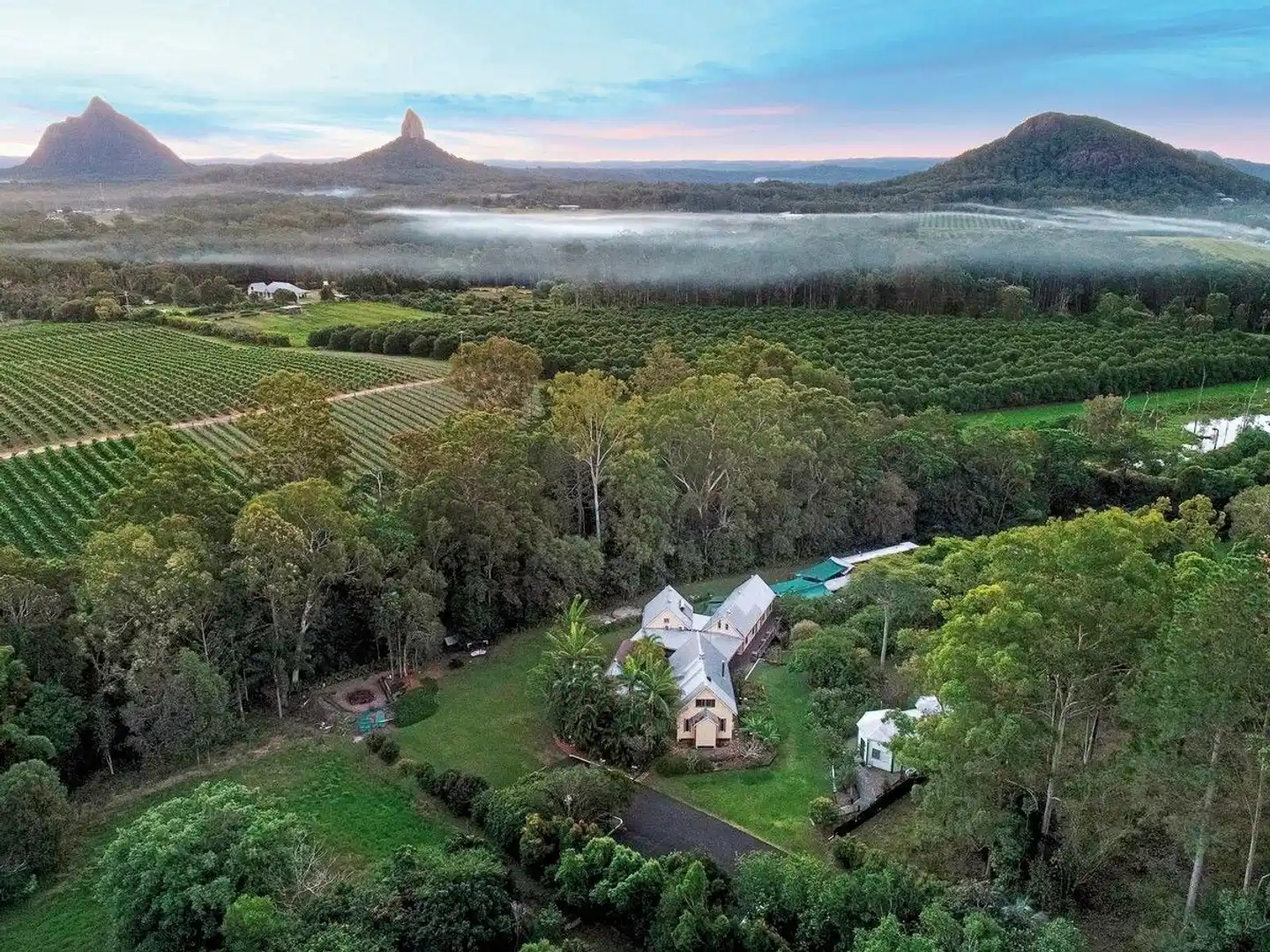 Glass House Mountains Ecolodge Landschaft