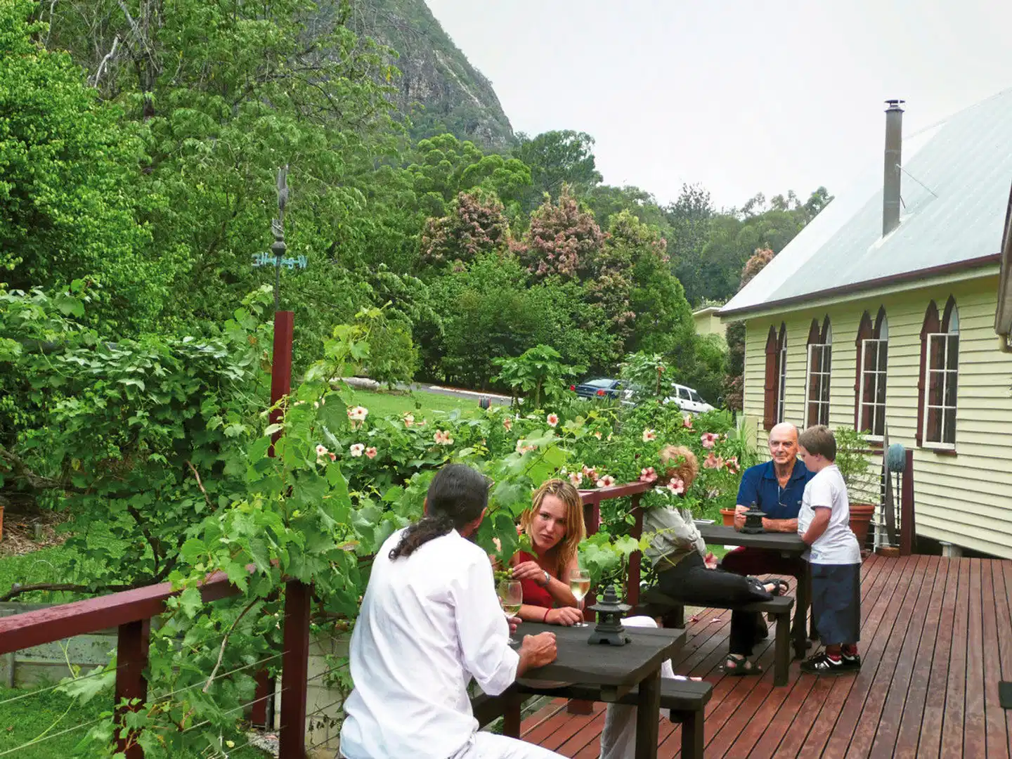 Glass House Mountains Ecolodge Terrasse