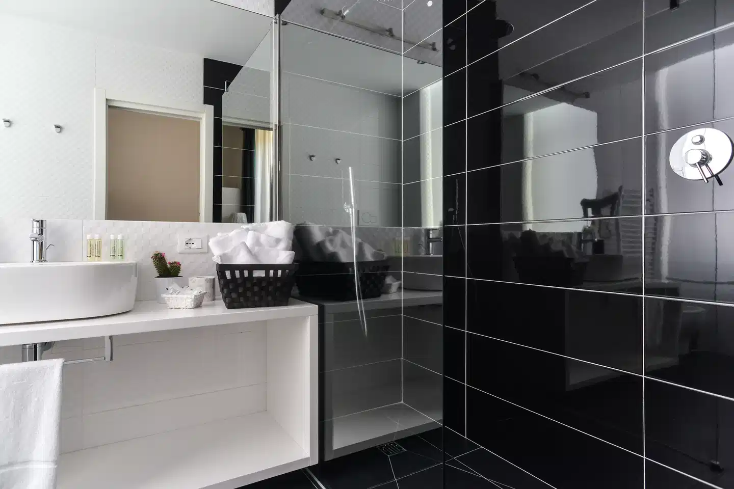 Lata Luxury Rooms Badezimmer