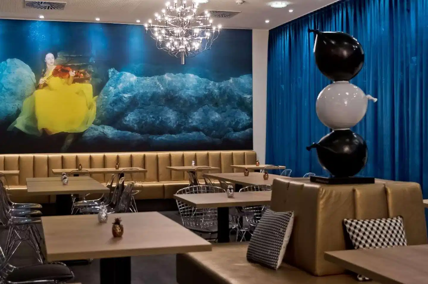 elaya hotel leipzig city center Bar