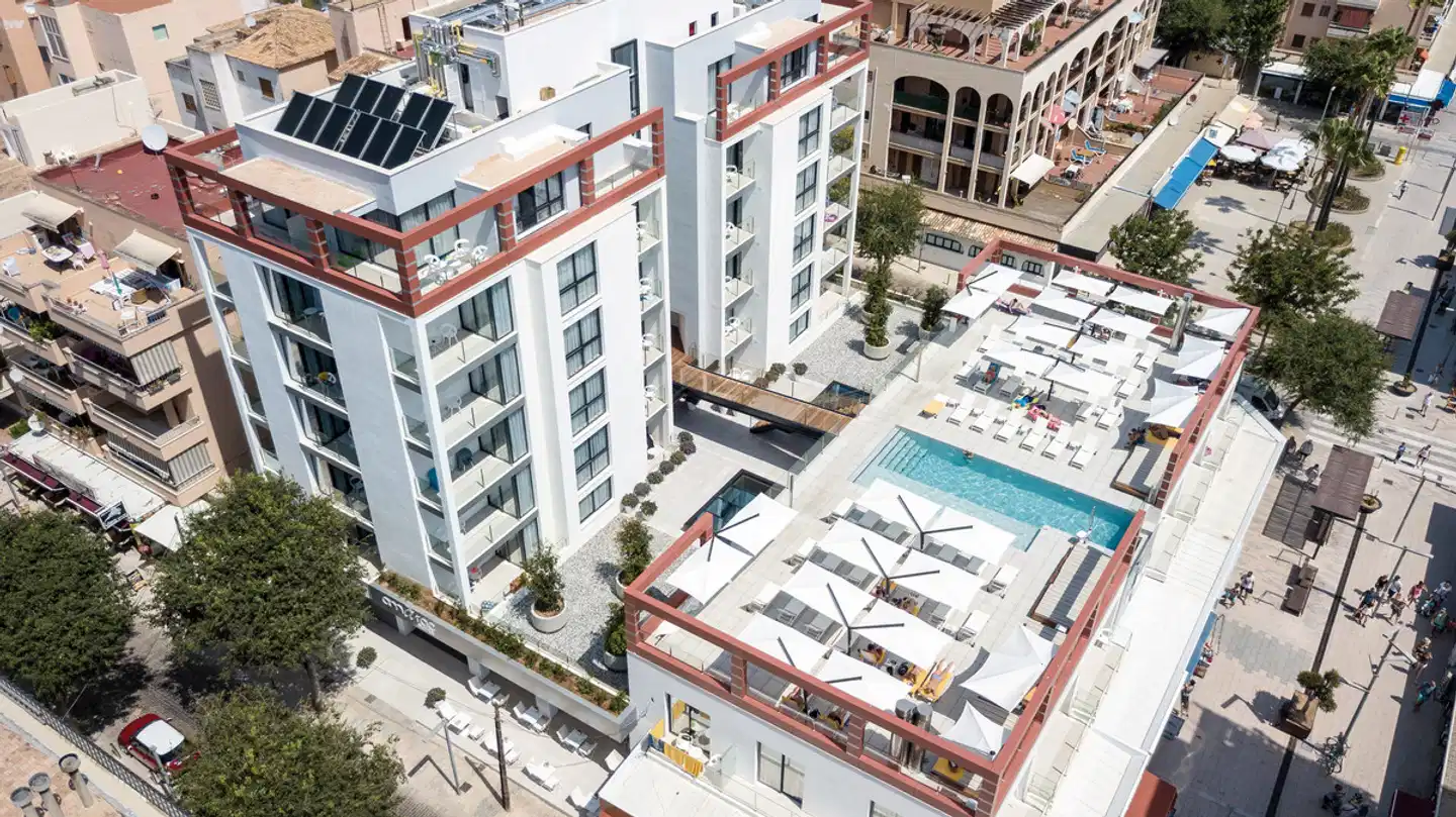 Kyrat Amàrac Suites Aussenansicht