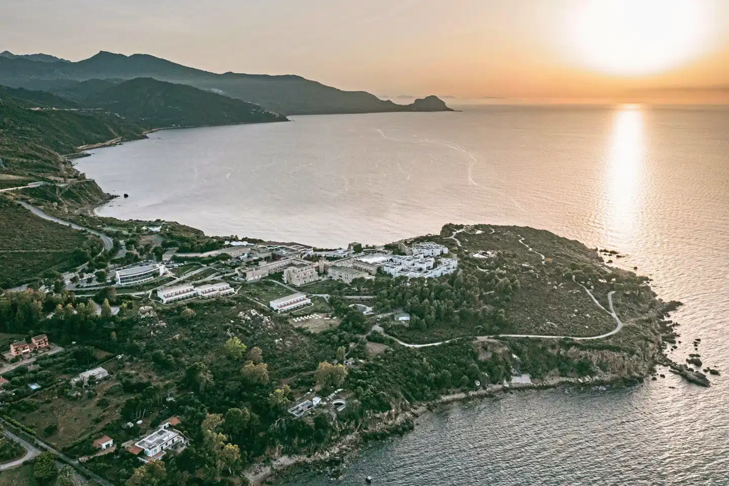 Mangia's Pollina Resort Landschaft