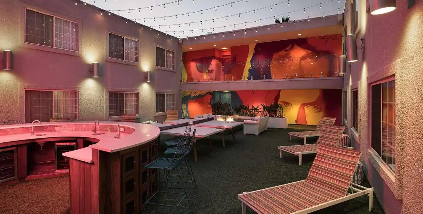 The Kinney Venice Beach Bar