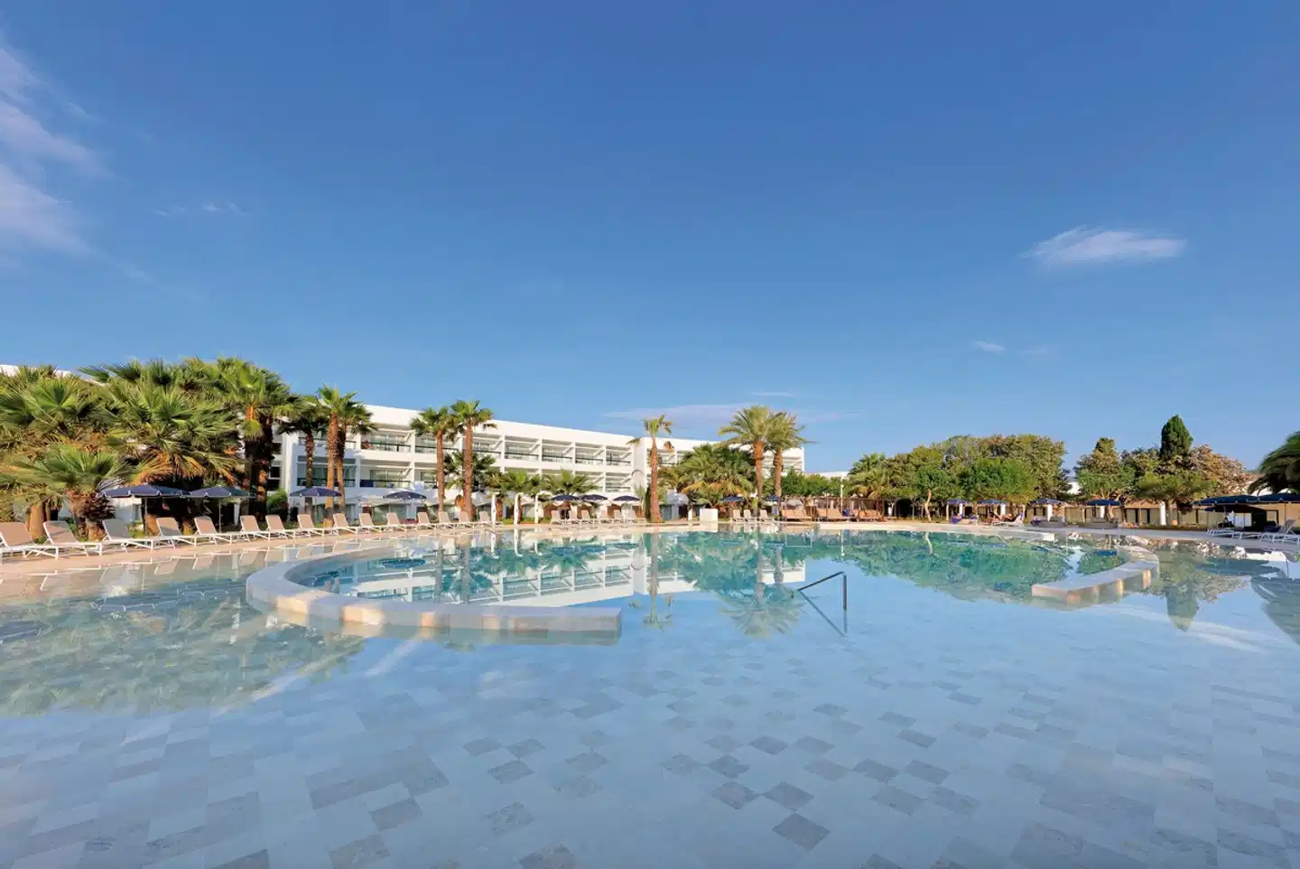 Grand Palladium Select Palace Ibiza Strand