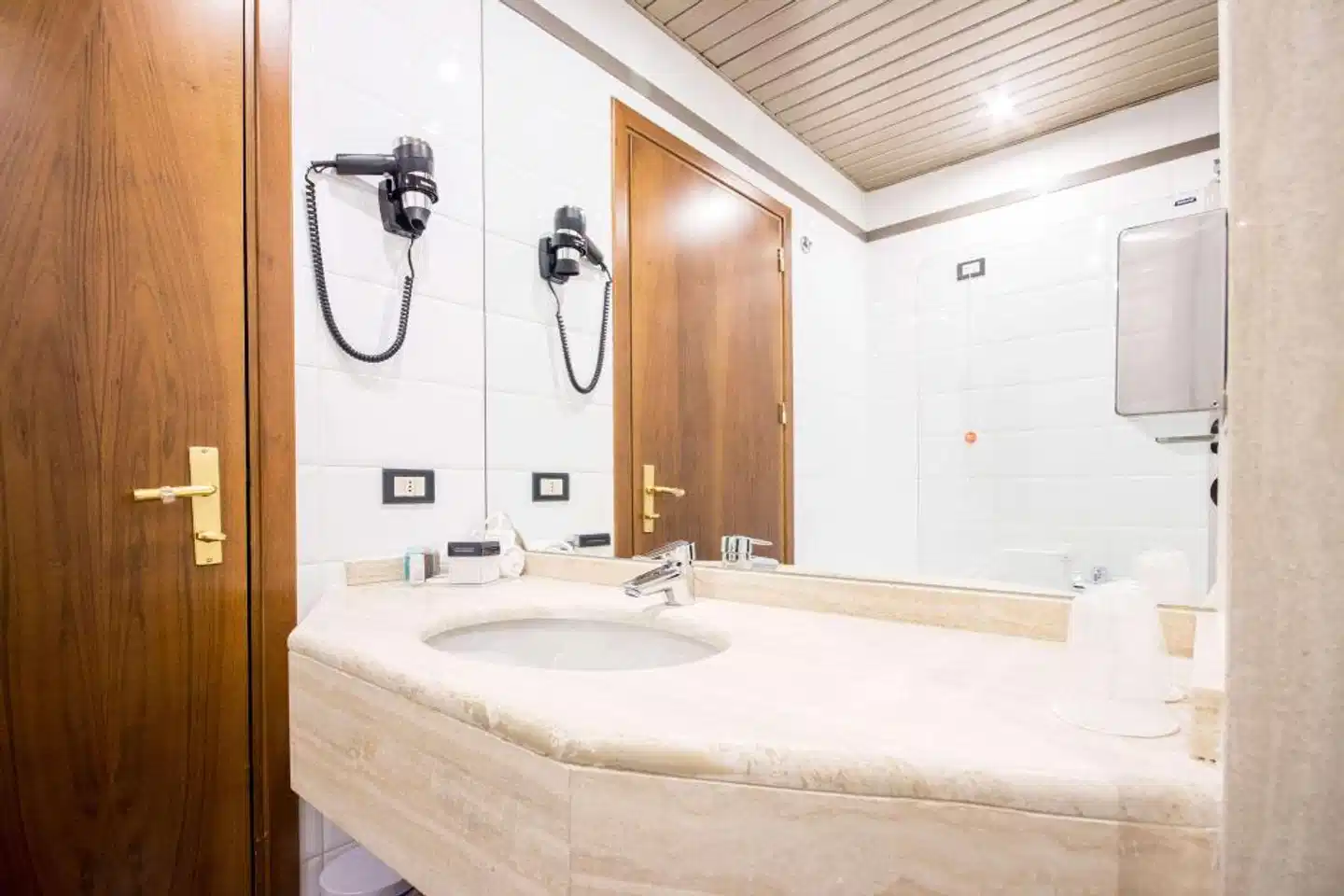 Best Western Modena District Badezimmer