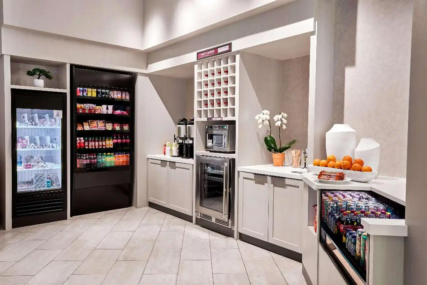 Hilton Garden Inn Los Angeles Airport Lobby