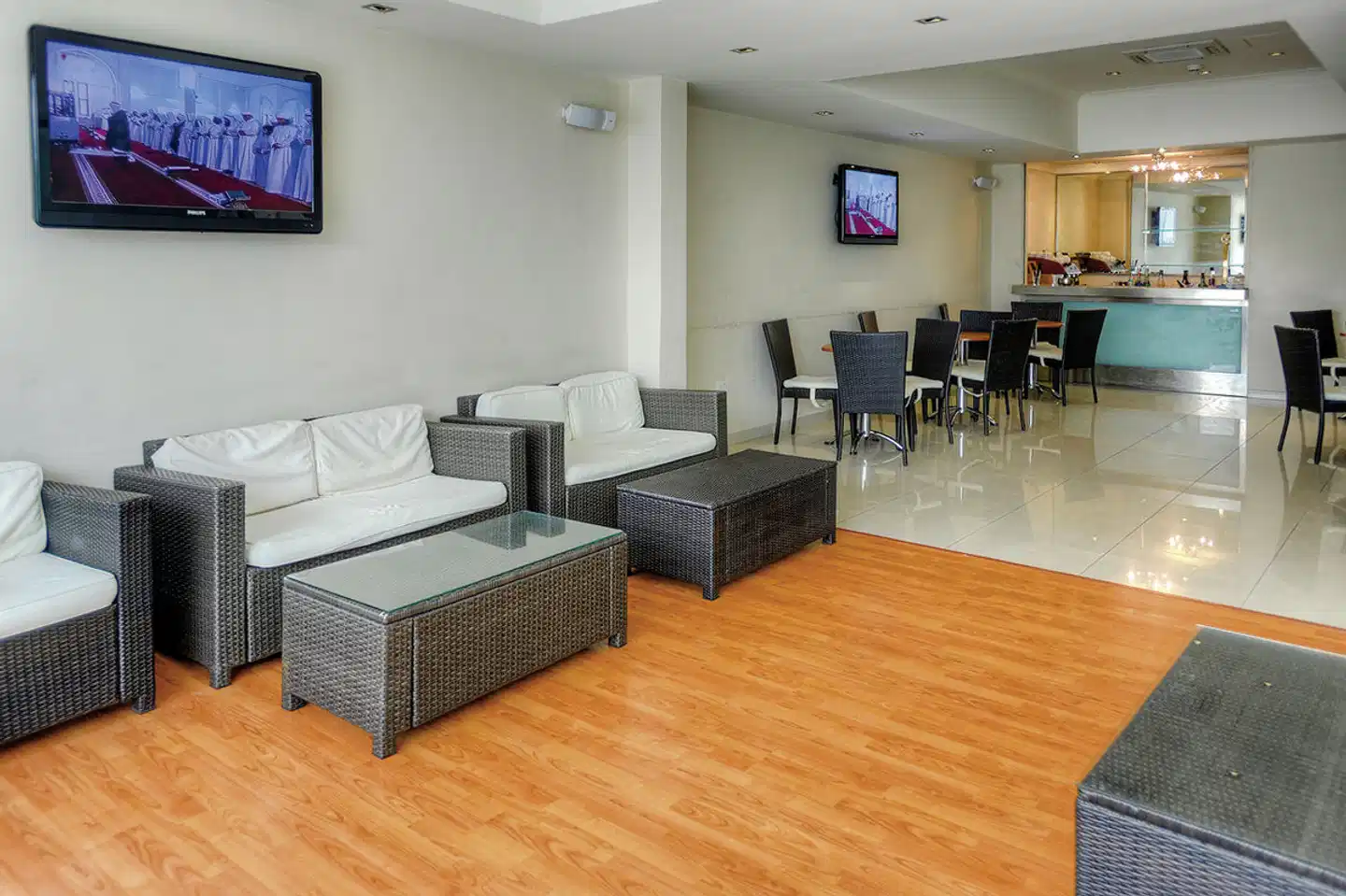 Plaza Regency Hotels Lobby