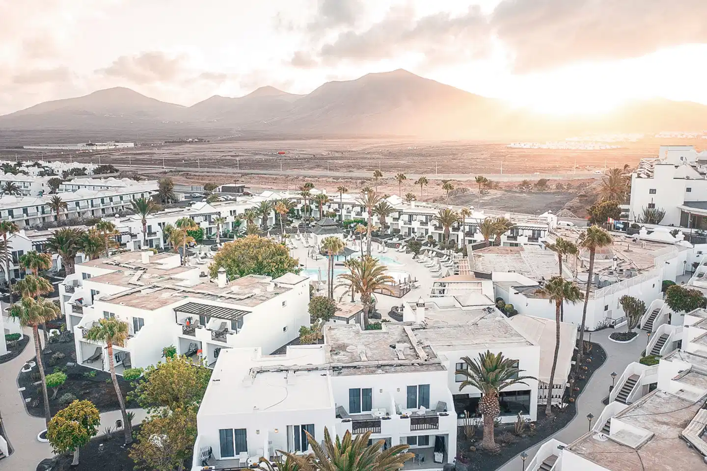 H10 White Suites Boutique Aussenansicht