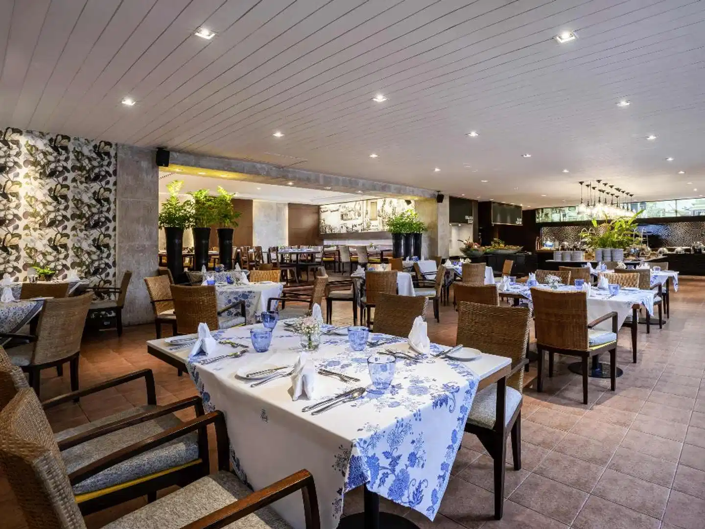Pullman Phuket Karon Beach Resort Restaurant