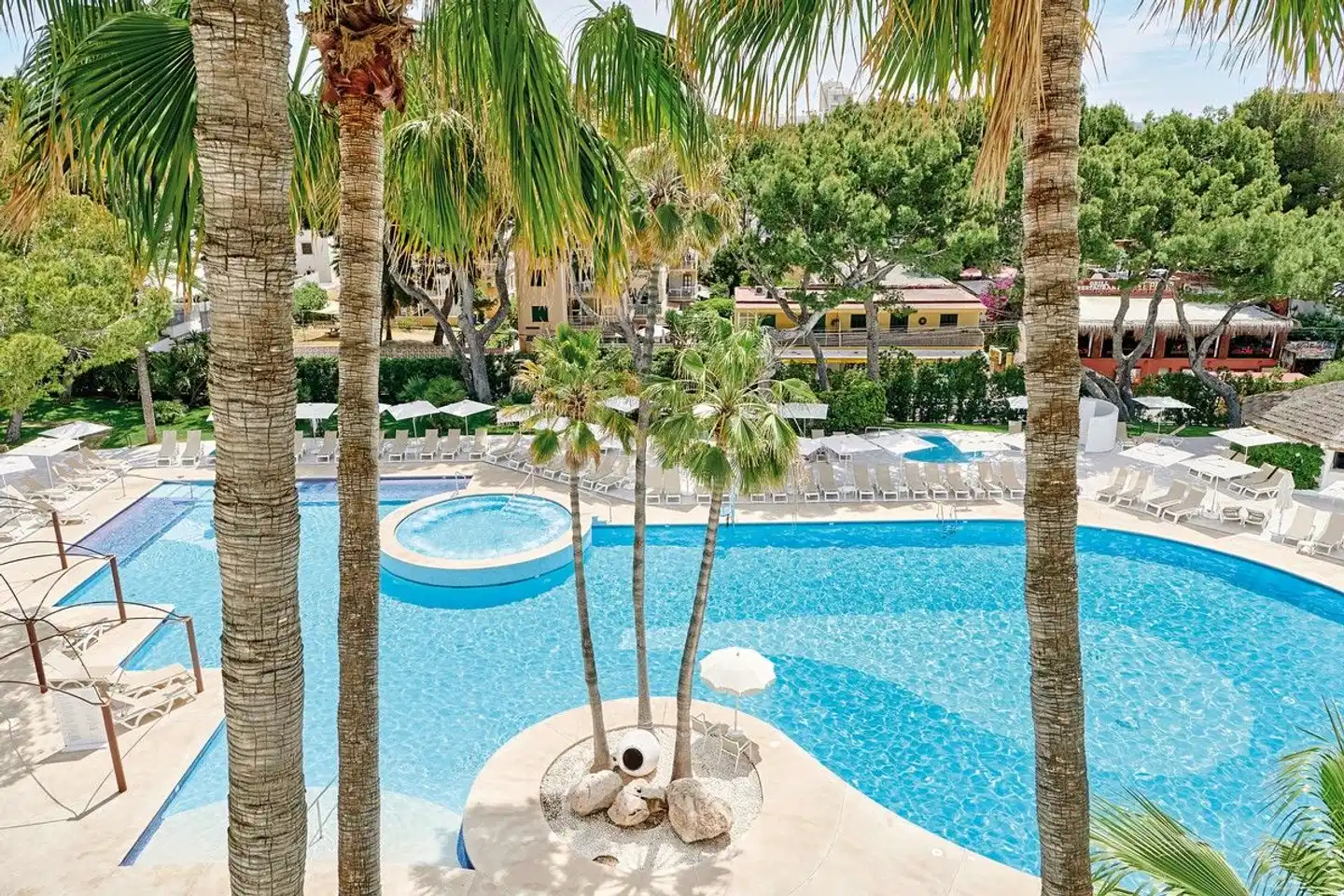 Iberostar Waves Cristina Pool