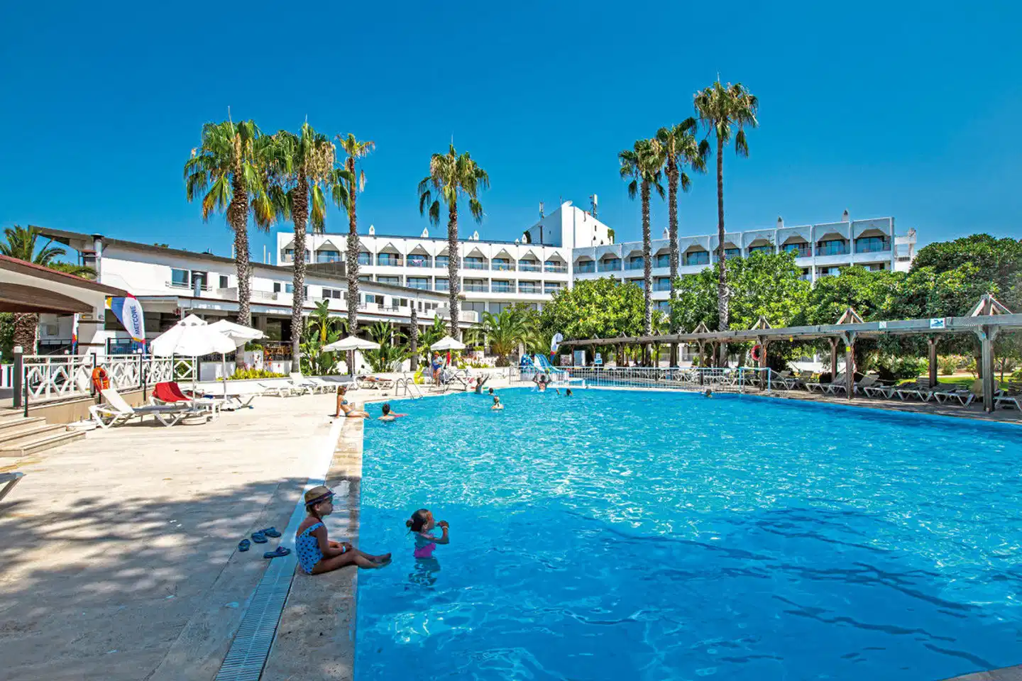 Serra Park Hotel Pool