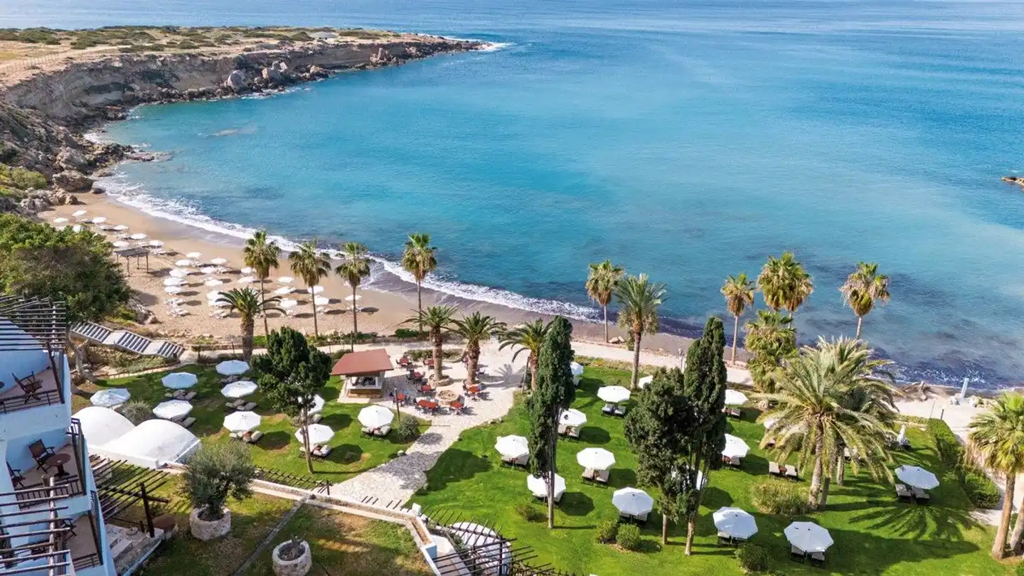 Coral Beach Hotel & Resort Aussenansicht