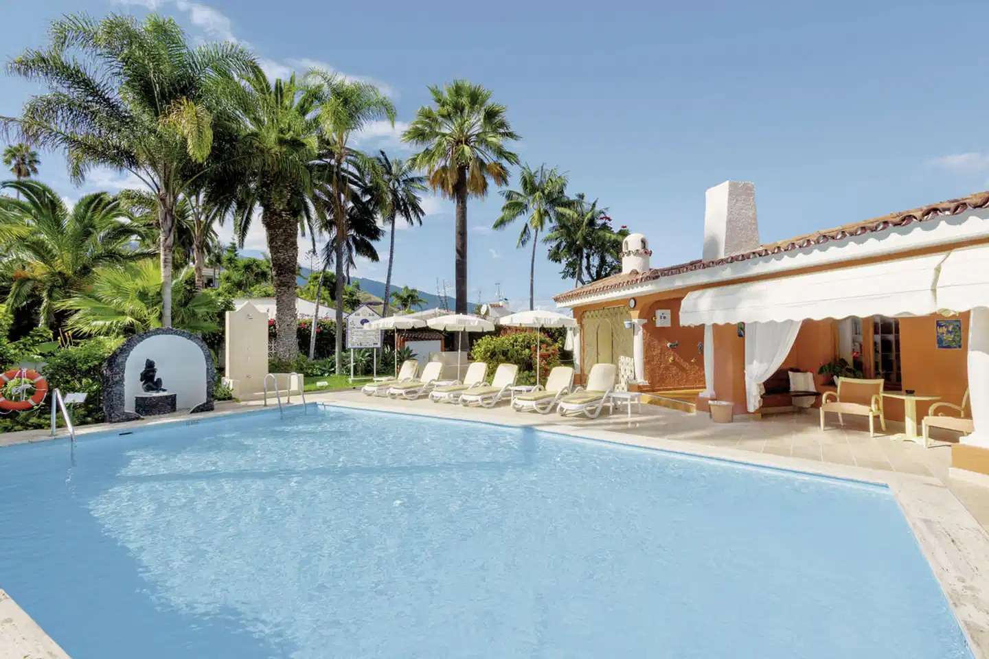 Apartamentos Ambassador Pool