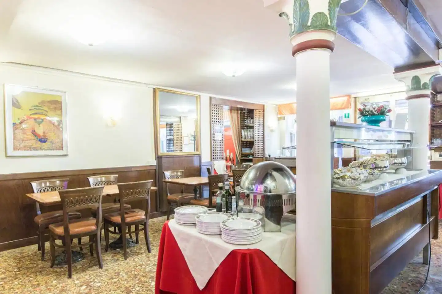 Hotel Ambassador Tre Rose Restaurant