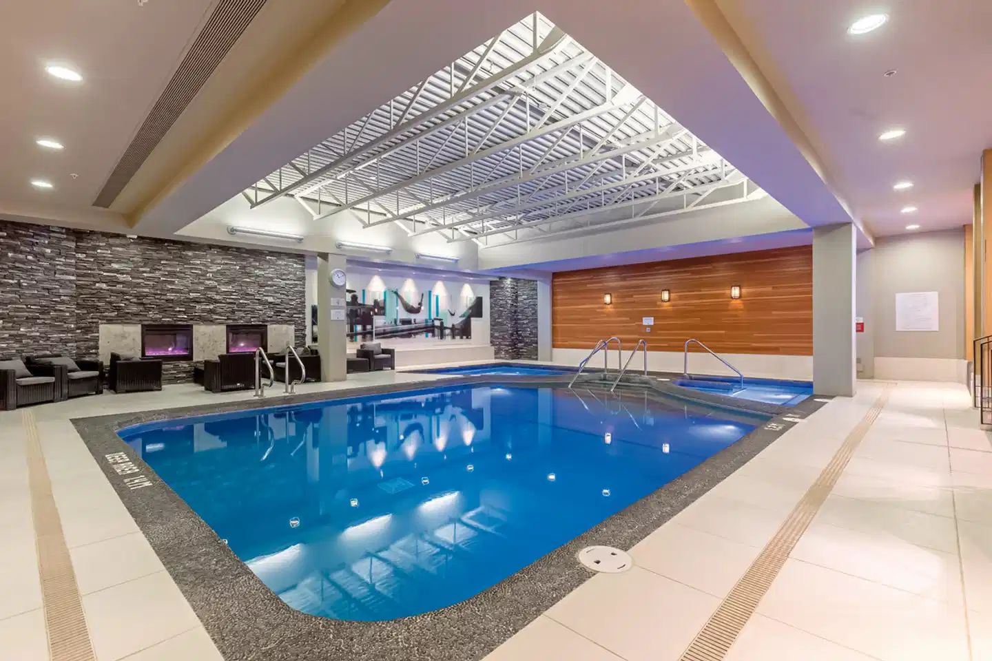 Banff Park Lodge Hallenbad