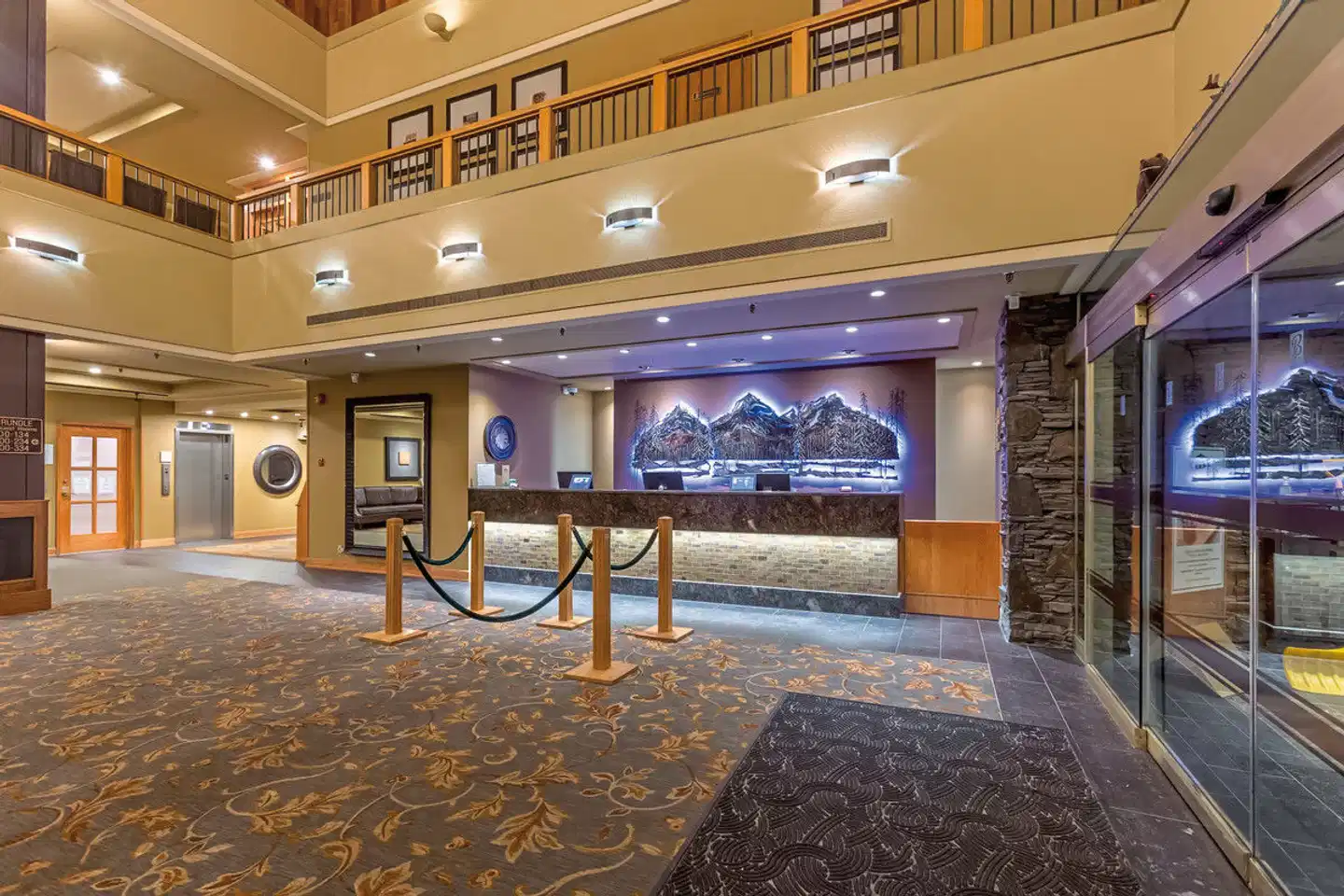 Banff Park Lodge Aussenansicht