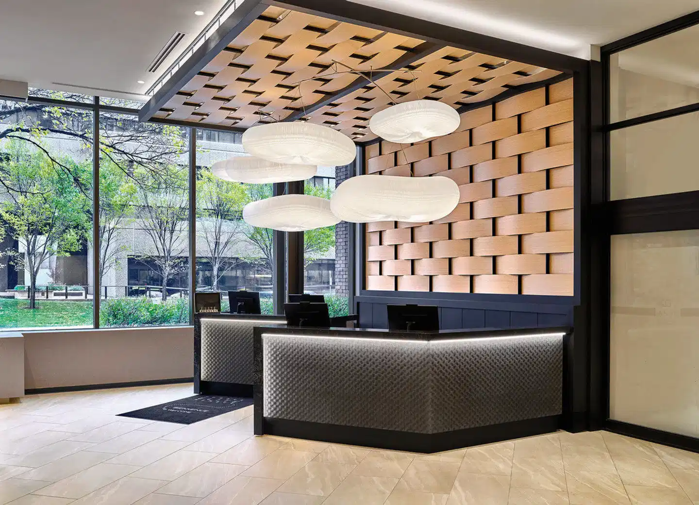 Delta Hotels by Marriott Calgary Downtown Lobby