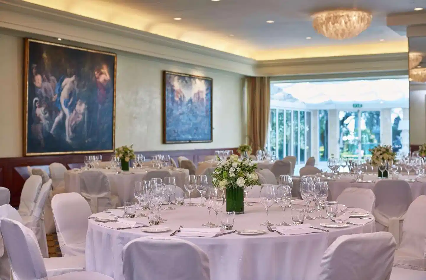 Rome Cavalieri a Waldorf Astoria Resort Restaurant