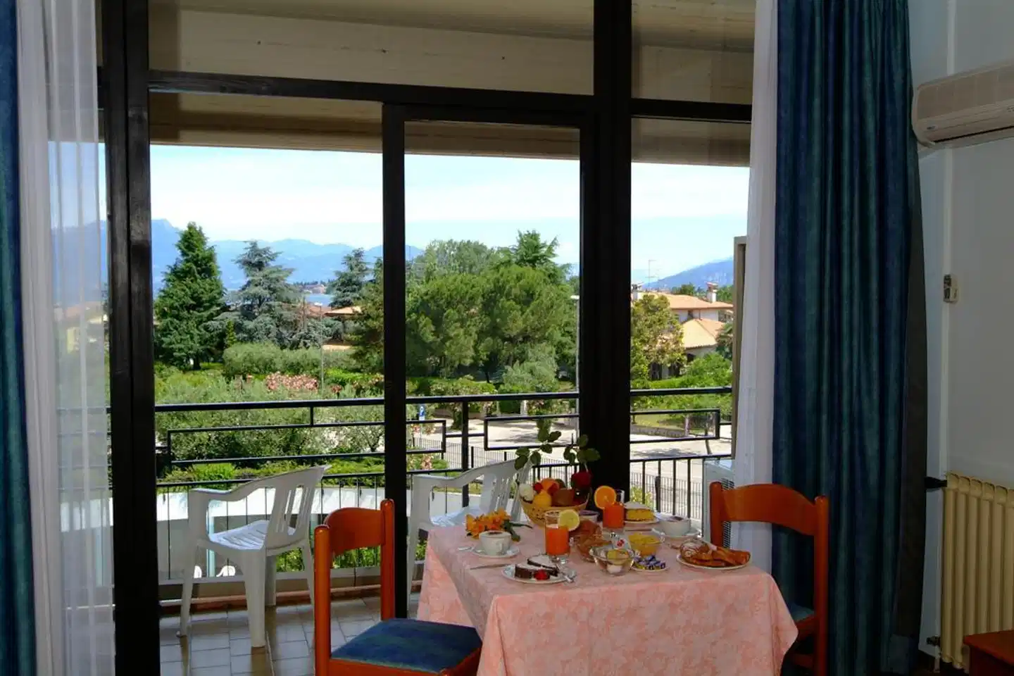 Hotel Residence Holiday Restaurant