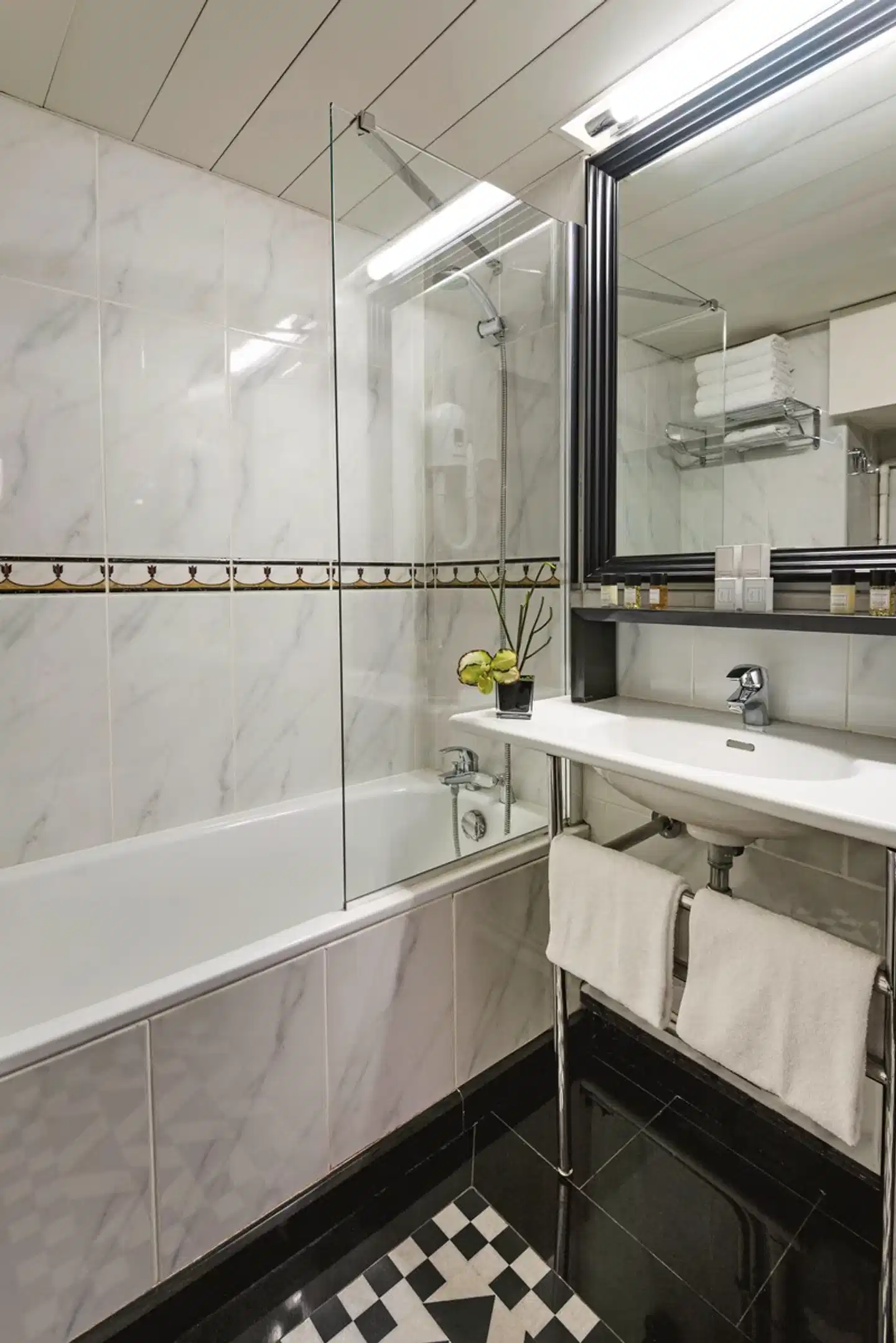 Le Patio Bastille Badezimmer