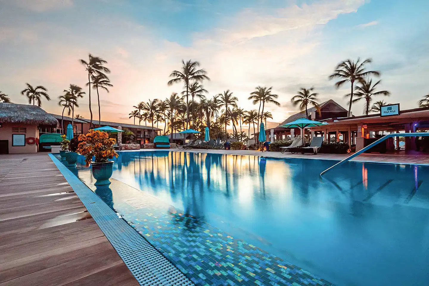 Manchebo Beach Resort & Spa Pool