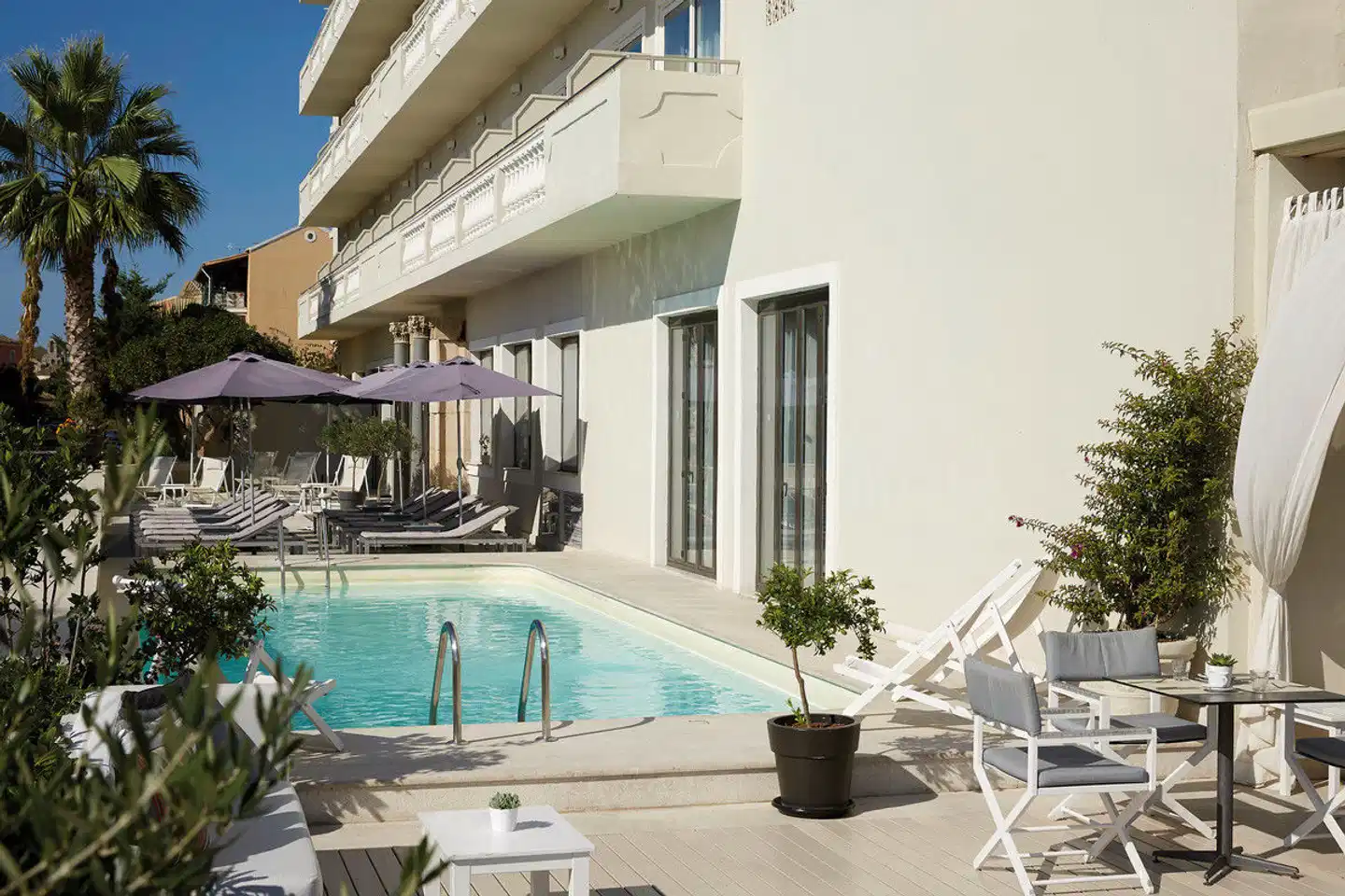 Mon Repos Palace Pool