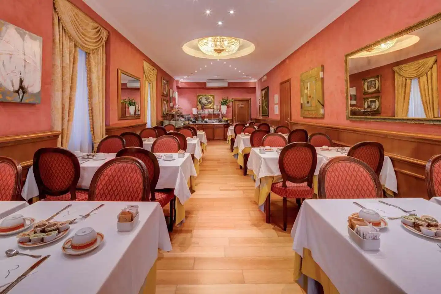 Raffaello Hotel Restaurant