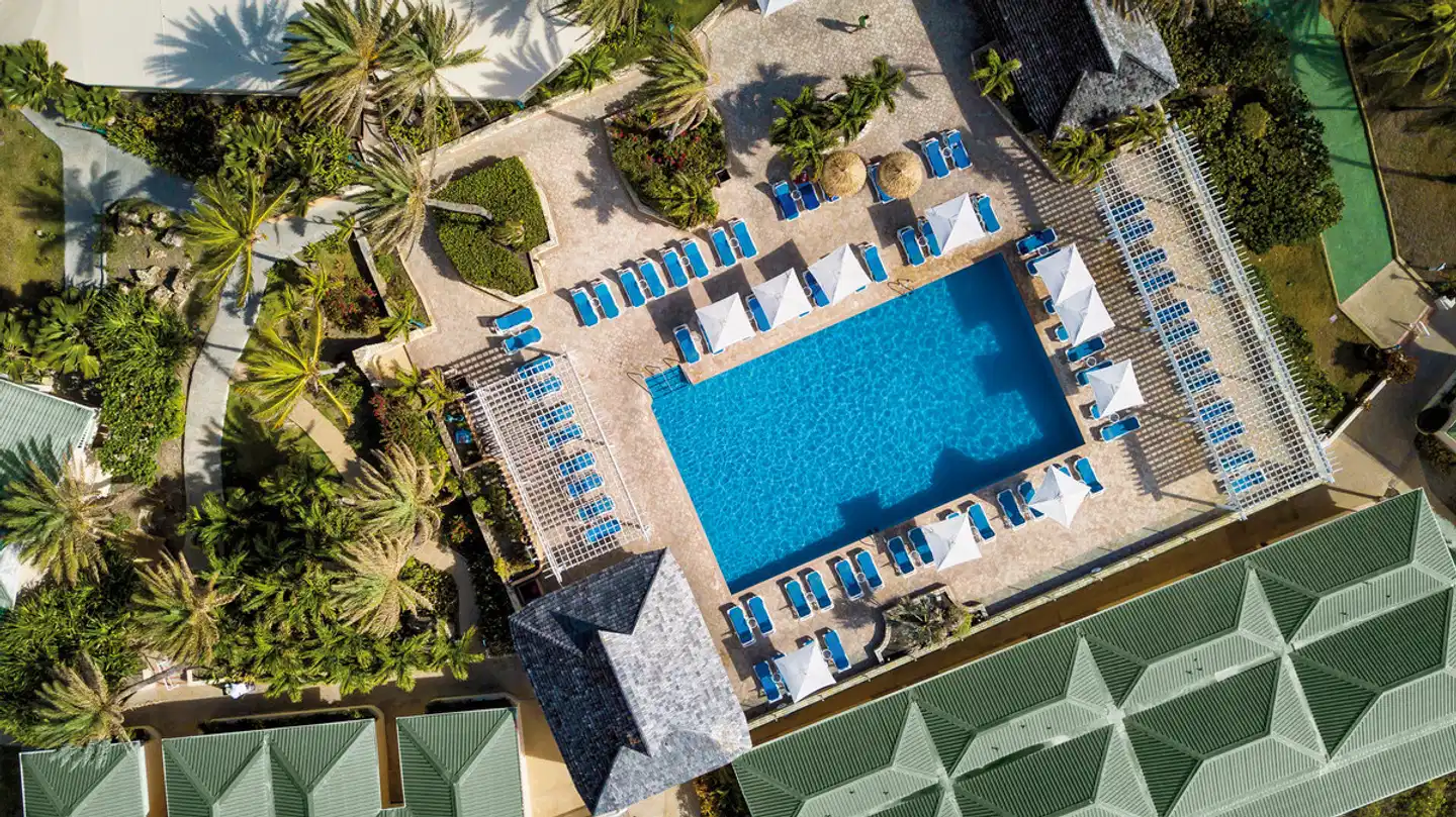 St. James's Club & Villas Pool