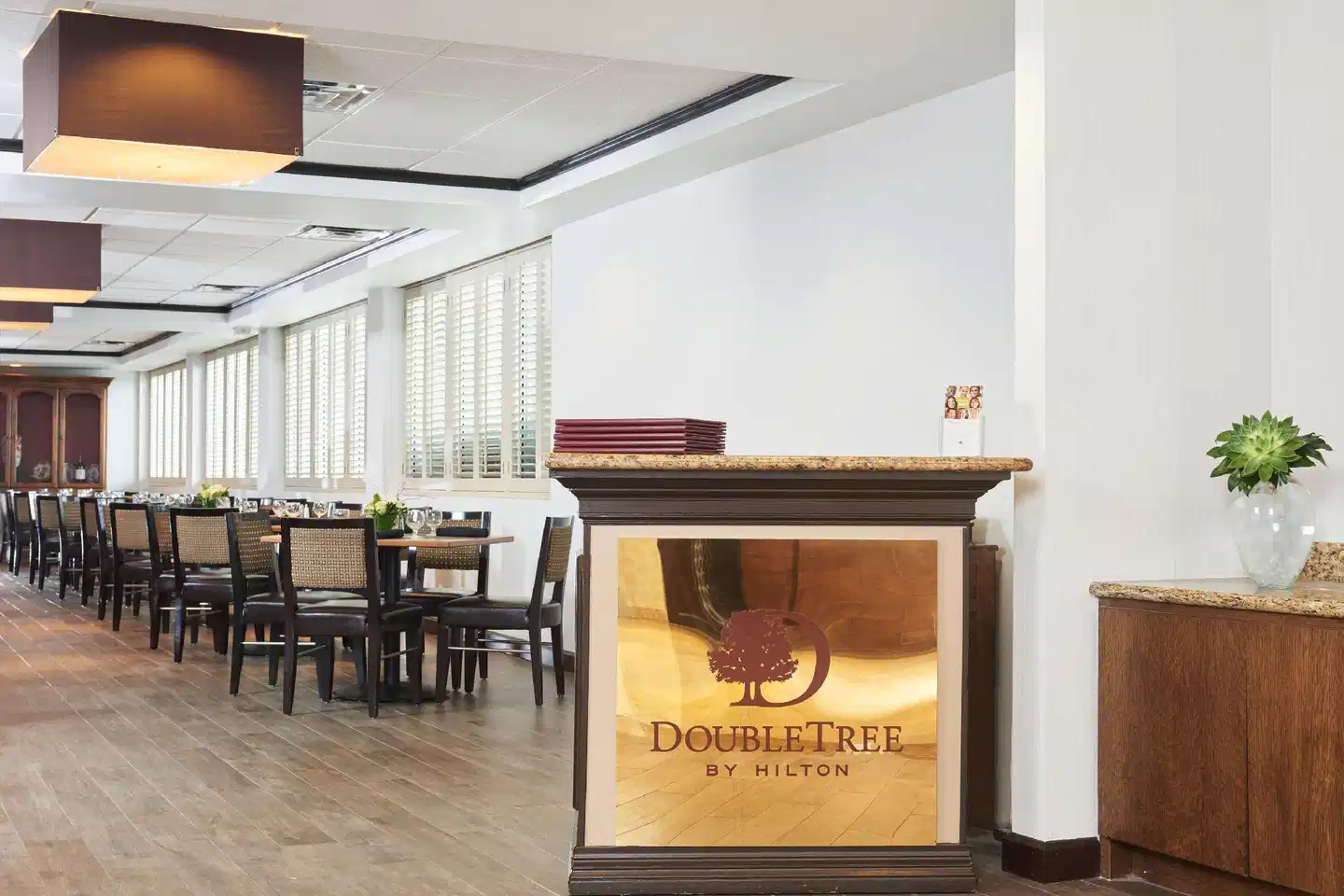 DoubleTree by Hilton Dallas Market Center Restaurant
