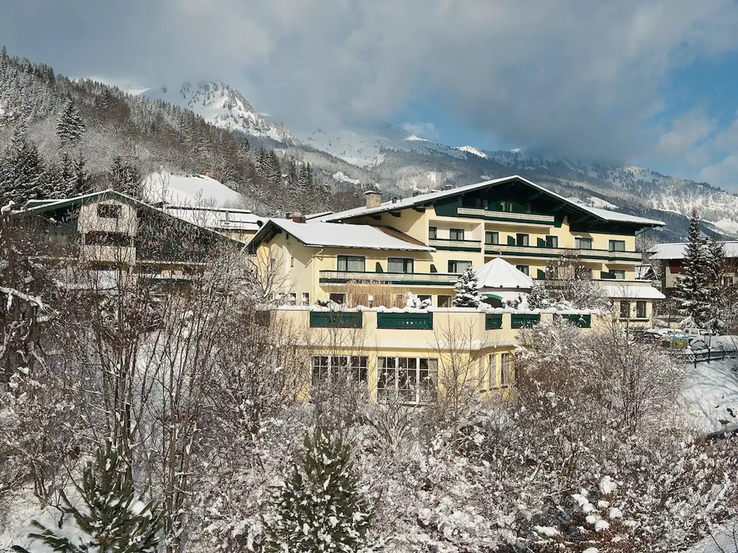 Sonnenhotel Zum Stern Aussenansicht